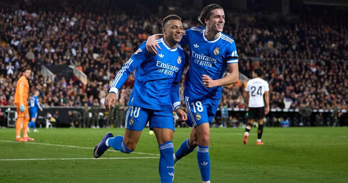 ভ্যালেন্সিয়াকে হারিয়ে বার্সার ঘাড়ে রিয়াল